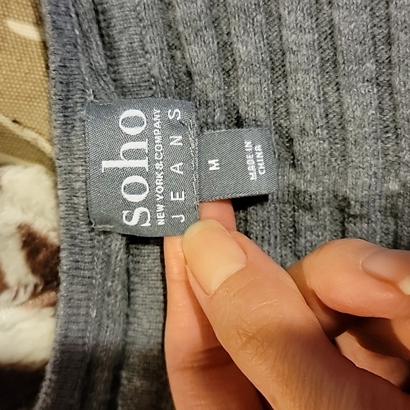 New York and Co sweater - Picture 2 of 4